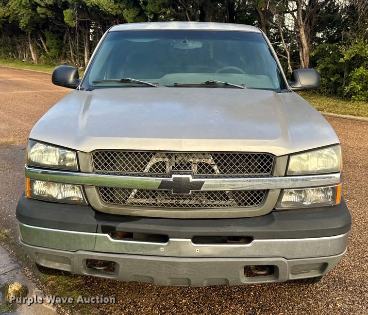 image for item EU6084 2004 Chevrolet Silverado 1500 Ext. Cab pickup truck