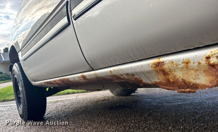 image for item EU6084 2004 Chevrolet Silverado 1500 Ext. Cab pickup truck