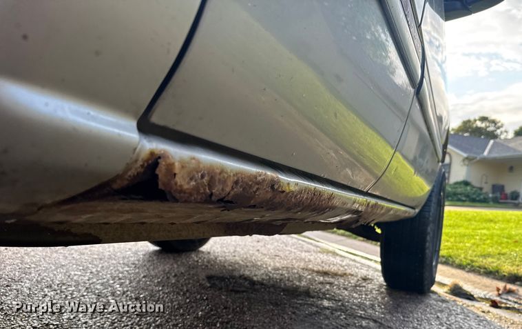 image for item EU6084 2004 Chevrolet Silverado 1500 Ext. Cab pickup truck