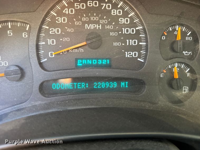 image for item EU6084 2004 Chevrolet Silverado 1500 Ext. Cab pickup truck