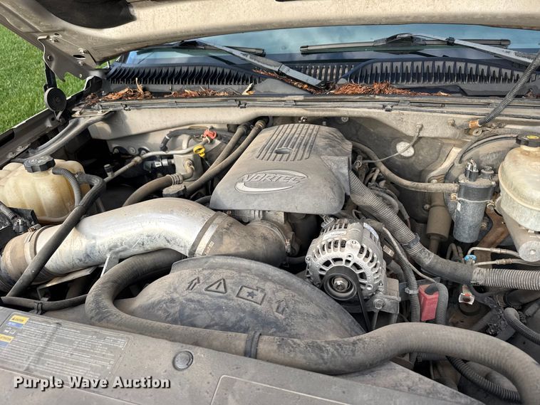 image for item EU6084 2004 Chevrolet Silverado 1500 Ext. Cab pickup truck