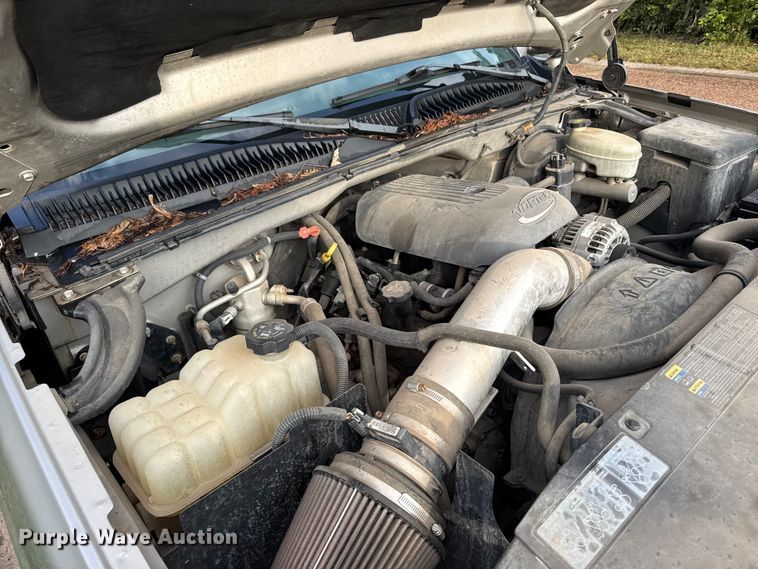 image for item EU6084 2004 Chevrolet Silverado 1500 Ext. Cab pickup truck