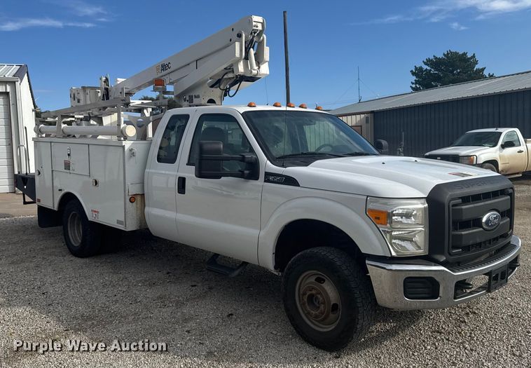 image for item EU6085 2011 Ford F350 Super Duty bucket truck