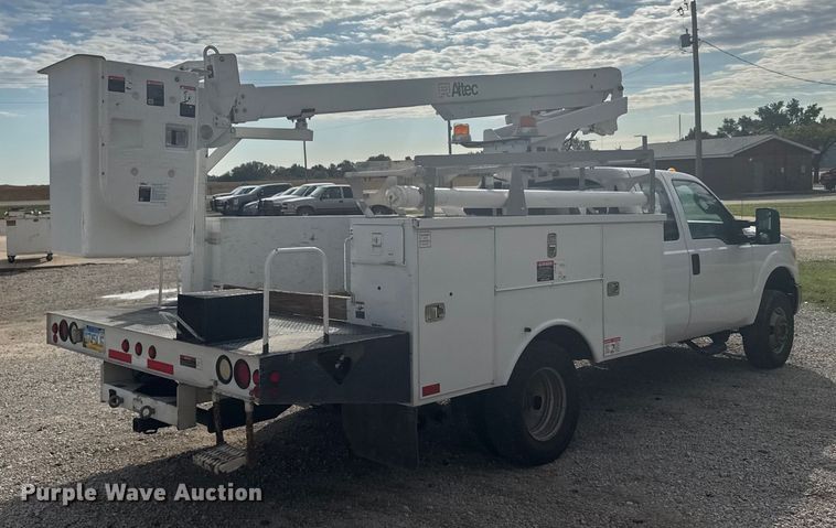 image for item EU6085 2011 Ford F350 Super Duty bucket truck