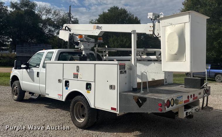 image for item EU6085 2011 Ford F350 Super Duty bucket truck