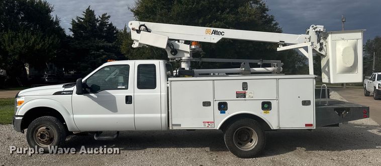 image for item EU6085 2011 Ford F350 Super Duty bucket truck