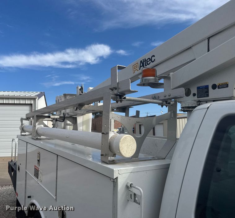 image for item EU6085 2011 Ford F350 Super Duty bucket truck