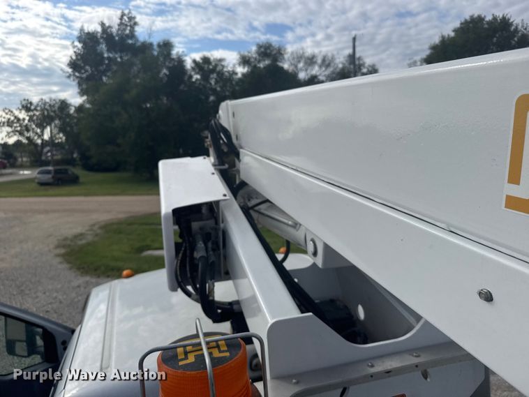 image for item EU6085 2011 Ford F350 Super Duty bucket truck