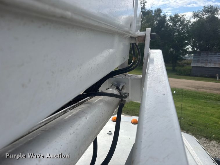 image for item EU6085 2011 Ford F350 Super Duty bucket truck