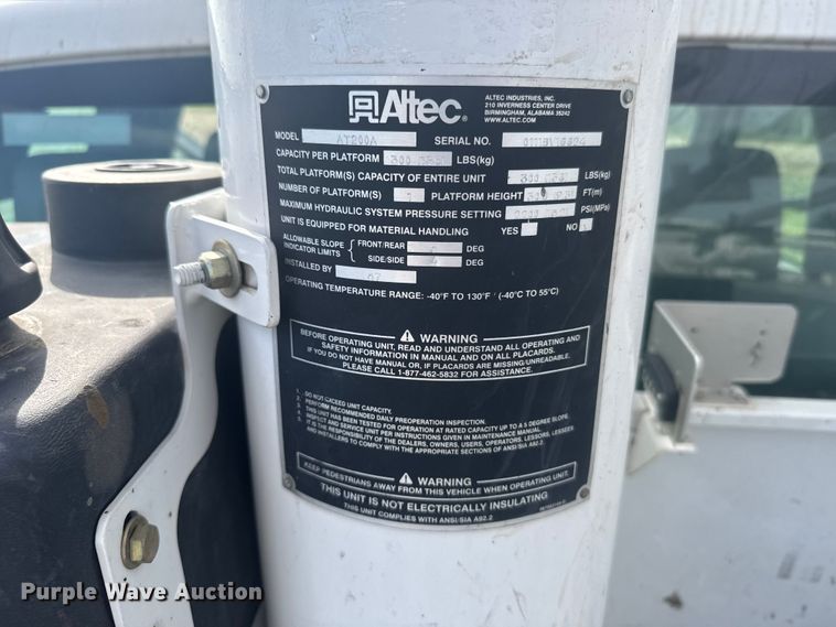 image for item EU6085 2011 Ford F350 Super Duty bucket truck