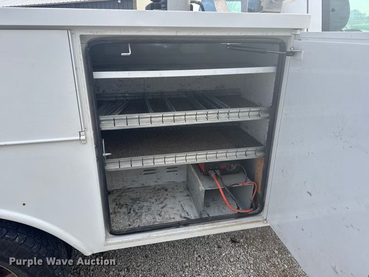 image for item EU6085 2011 Ford F350 Super Duty bucket truck