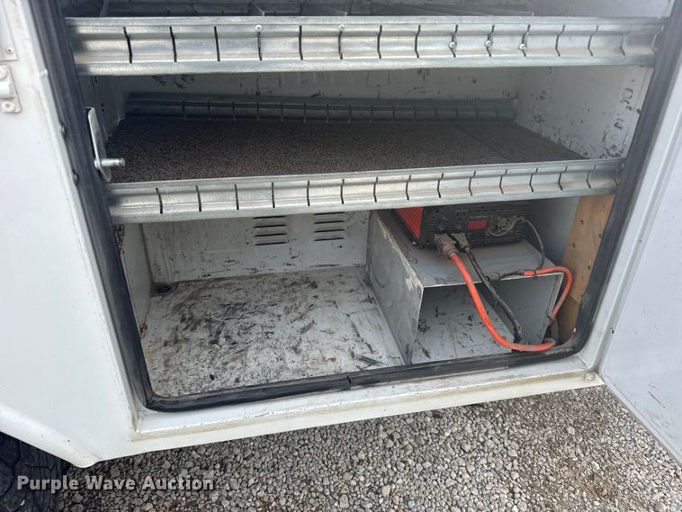 image for item EU6085 2011 Ford F350 Super Duty bucket truck