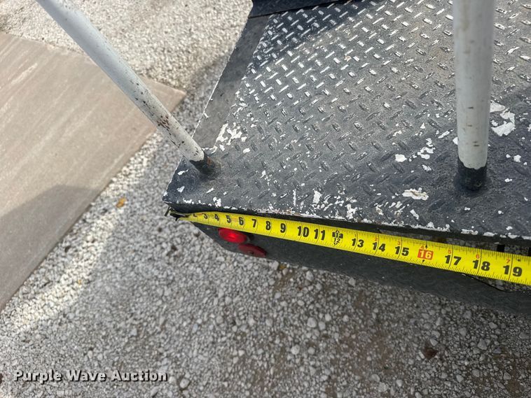 image for item EU6085 2011 Ford F350 Super Duty bucket truck