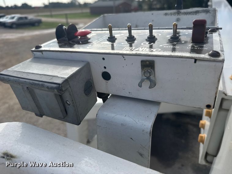 image for item EU6085 2011 Ford F350 Super Duty bucket truck