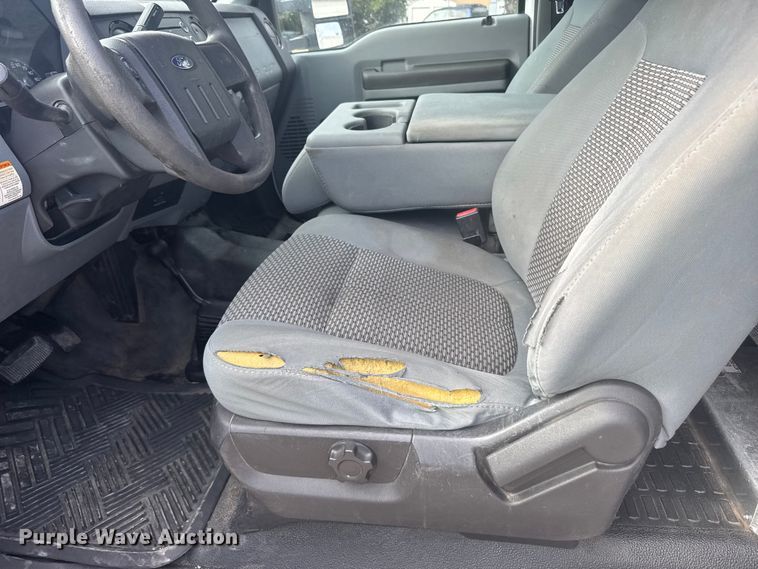 image for item EU6085 2011 Ford F350 Super Duty bucket truck