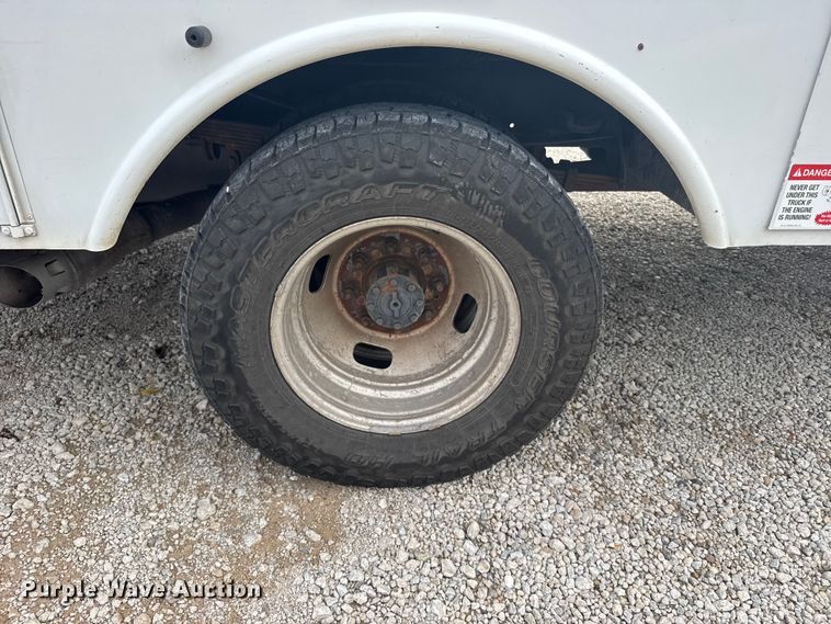 image for item EU6085 2011 Ford F350 Super Duty bucket truck