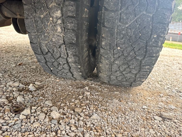 image for item EU6085 2011 Ford F350 Super Duty bucket truck