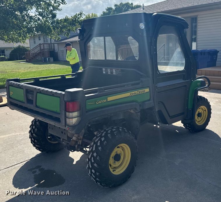 image for item EU6088 2011 John Deere 825I utility vehicle