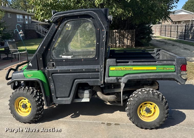 image for item EU6088 2011 John Deere 825I utility vehicle