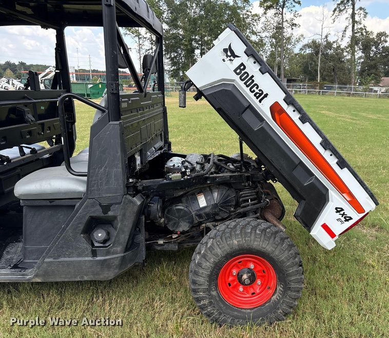 image for item EU7033 2023 Bobcat UV34XL utility vehicle