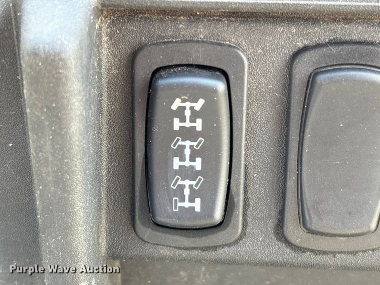 image for item EU7033 2023 Bobcat UV34XL utility vehicle