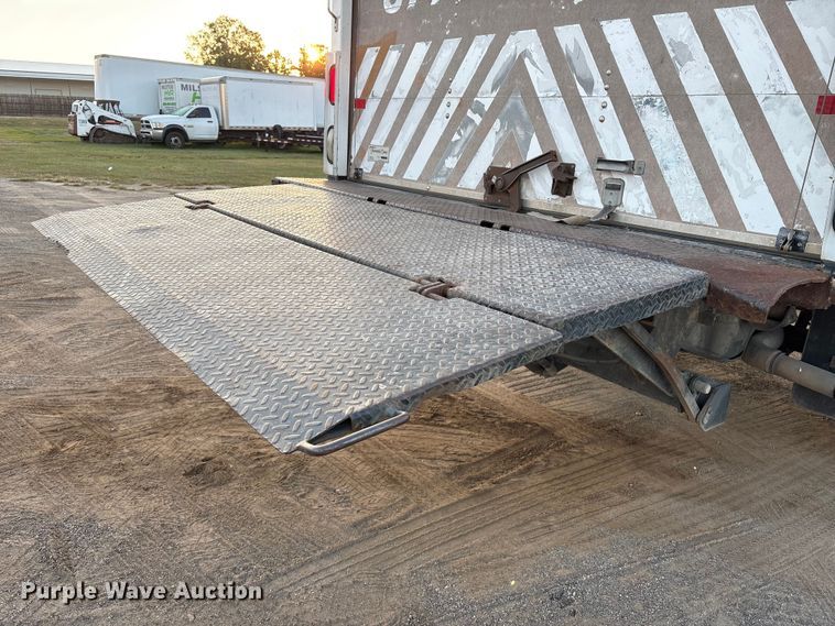 image for item EU7044 2016 Dodge Ram 5500 Box Truck