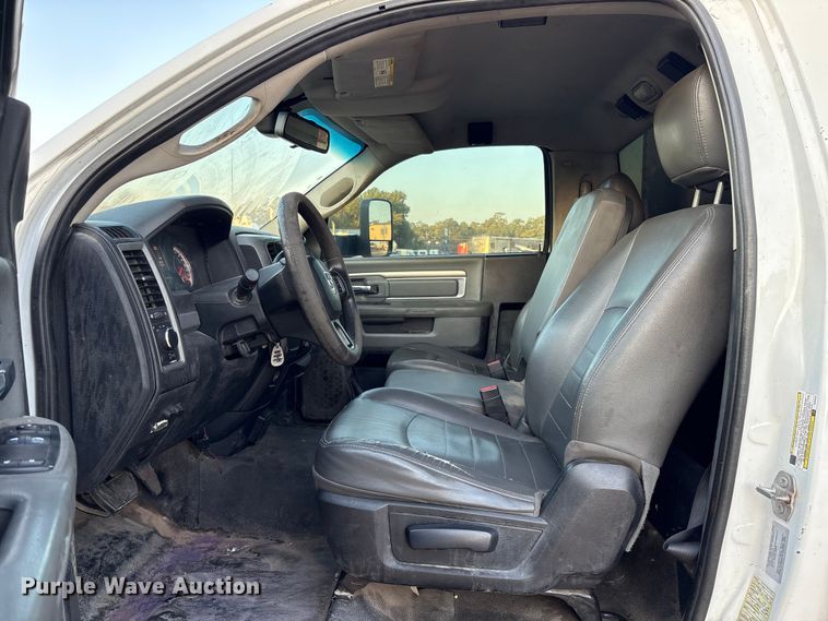 image for item EU7044 2016 Dodge Ram 5500 Box Truck