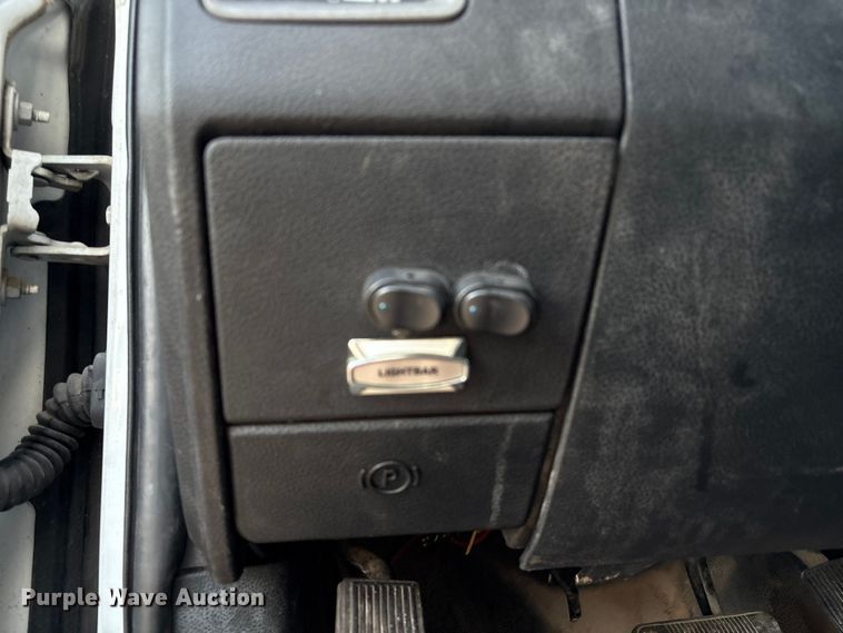 image for item EU7044 2016 Dodge Ram 5500 Box Truck