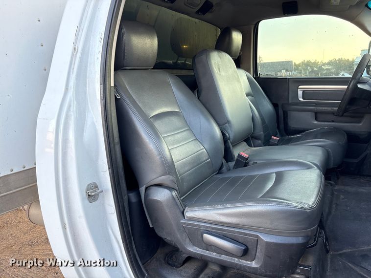 image for item EU7044 2016 Dodge Ram 5500 Box Truck