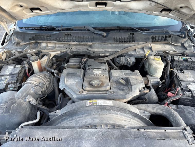 image for item EU7044 2016 Dodge Ram 5500 Box Truck