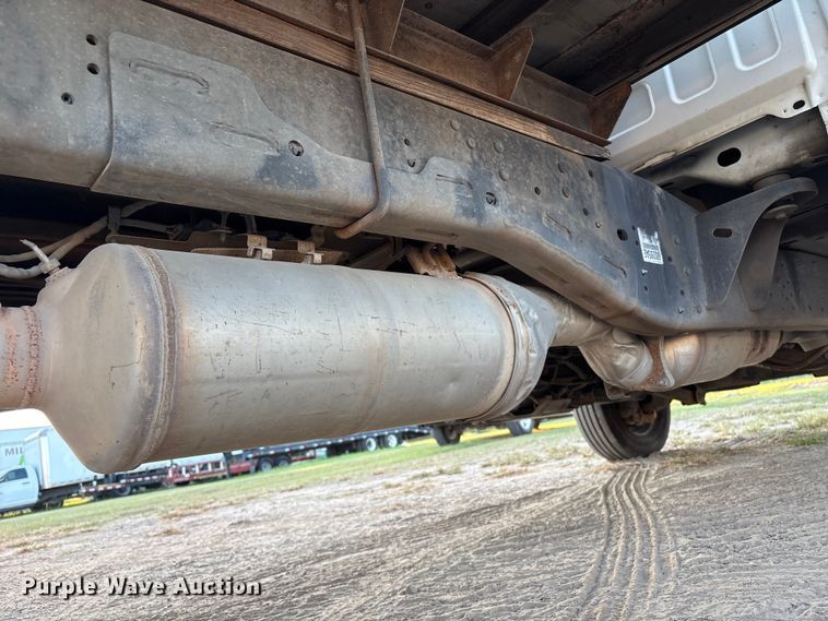 image for item EU7044 2016 Dodge Ram 5500 Box Truck