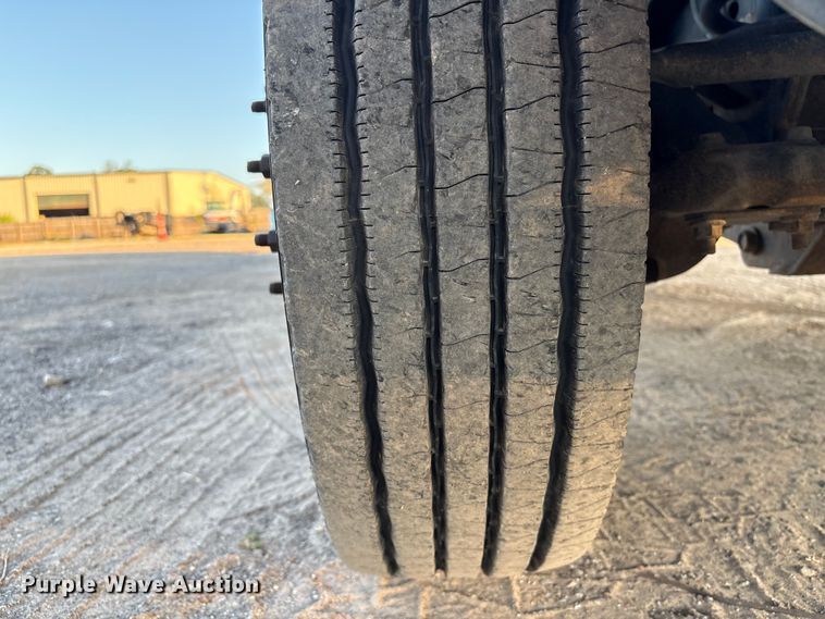 image for item EU7044 2016 Dodge Ram 5500 Box Truck