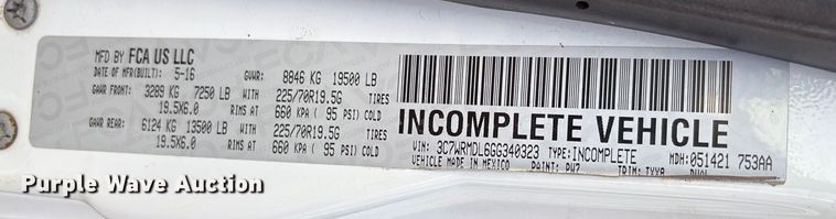 image for item EU7044 2016 Dodge Ram 5500 Box Truck