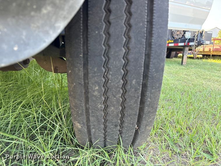 image for item EU7047 2017 RAM 5500 box truck