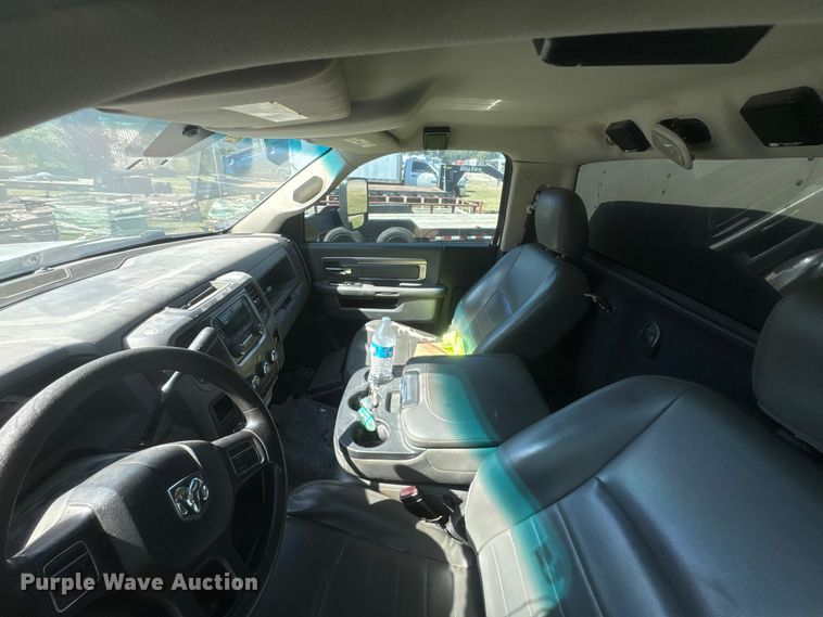 image for item EU7048 2013 RAM 5500 box truck