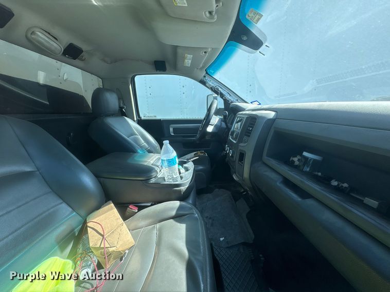 image for item EU7048 2013 RAM 5500 box truck