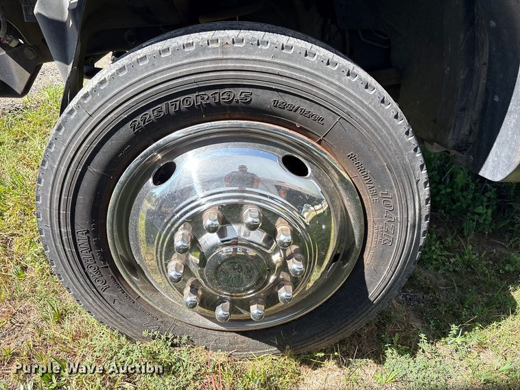 image for item EU7048 2013 RAM 5500 box truck