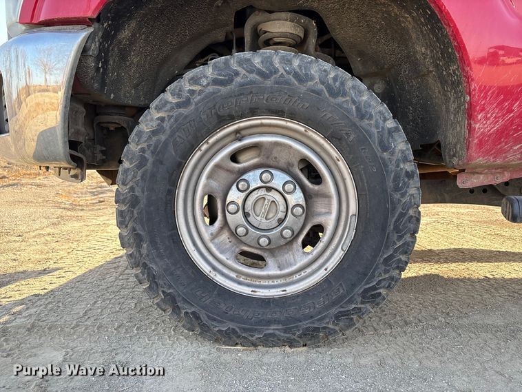 image for item EU8505 2012 Ford F250 Super Duty Crew Cab pickup truck