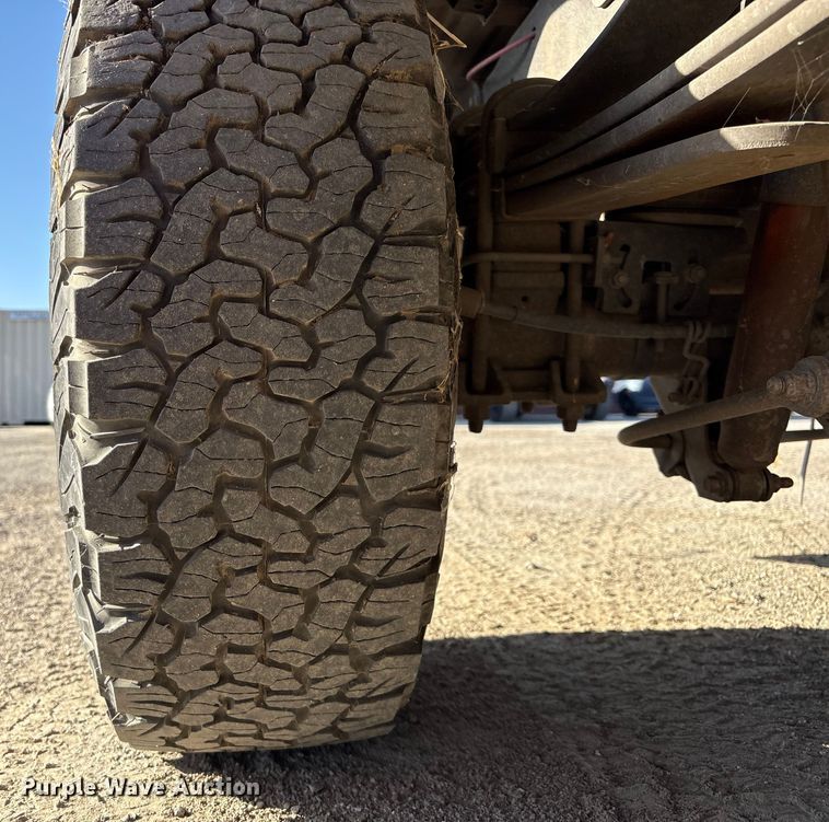 image for item EU8505 2012 Ford F250 Super Duty Crew Cab pickup truck