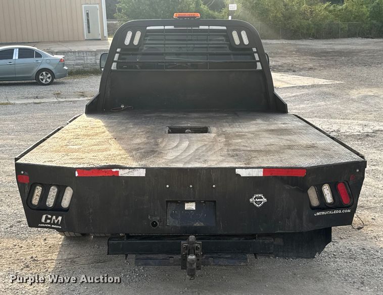 image for item EV1990 1999 Ford F550 Super Duty Crew Cab flatbed truck