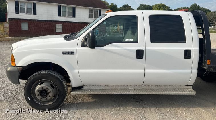 image for item EV1990 1999 Ford F550 Super Duty Crew Cab flatbed truck