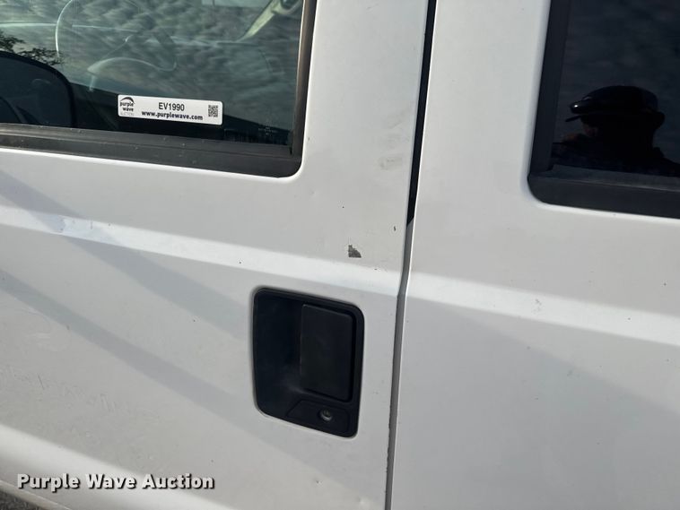 image for item EV1990 1999 Ford F550 Super Duty Crew Cab flatbed truck