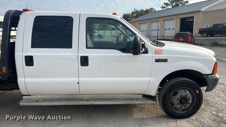 image for item EV1990 1999 Ford F550 Super Duty Crew Cab flatbed truck