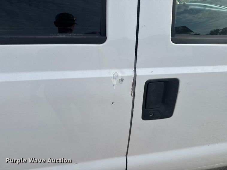 image for item EV1990 1999 Ford F550 Super Duty Crew Cab flatbed truck