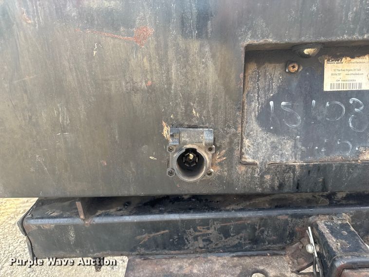 image for item EV1990 1999 Ford F550 Super Duty Crew Cab flatbed truck