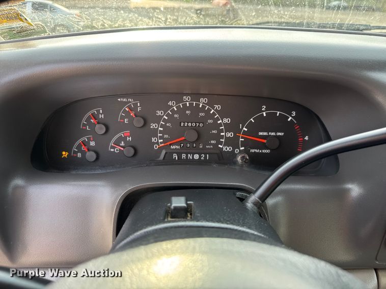 image for item EV1990 1999 Ford F550 Super Duty Crew Cab flatbed truck