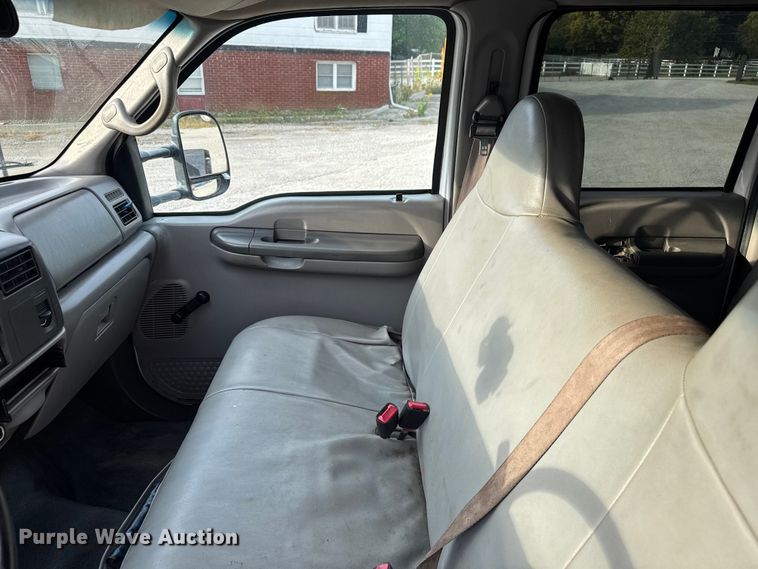 image for item EV1990 1999 Ford F550 Super Duty Crew Cab flatbed truck