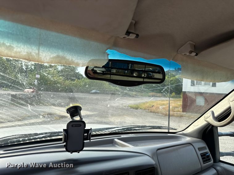 image for item EV1990 1999 Ford F550 Super Duty Crew Cab flatbed truck