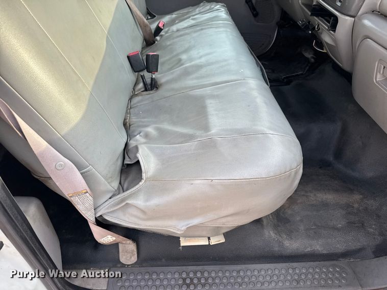 image for item EV1990 1999 Ford F550 Super Duty Crew Cab flatbed truck