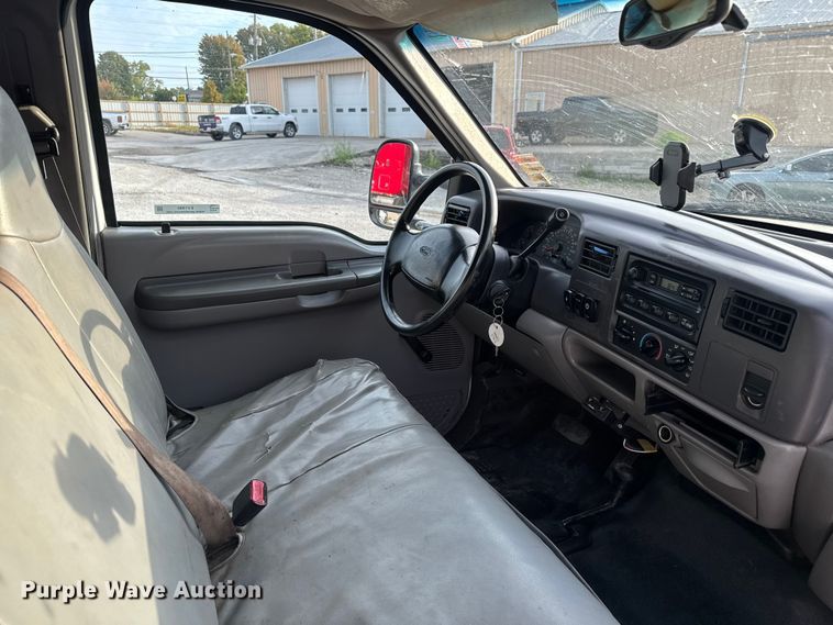 image for item EV1990 1999 Ford F550 Super Duty Crew Cab flatbed truck